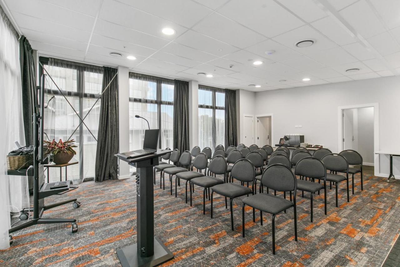 Ramada By Wyndham Newmarket Auckland Eksteriør billede