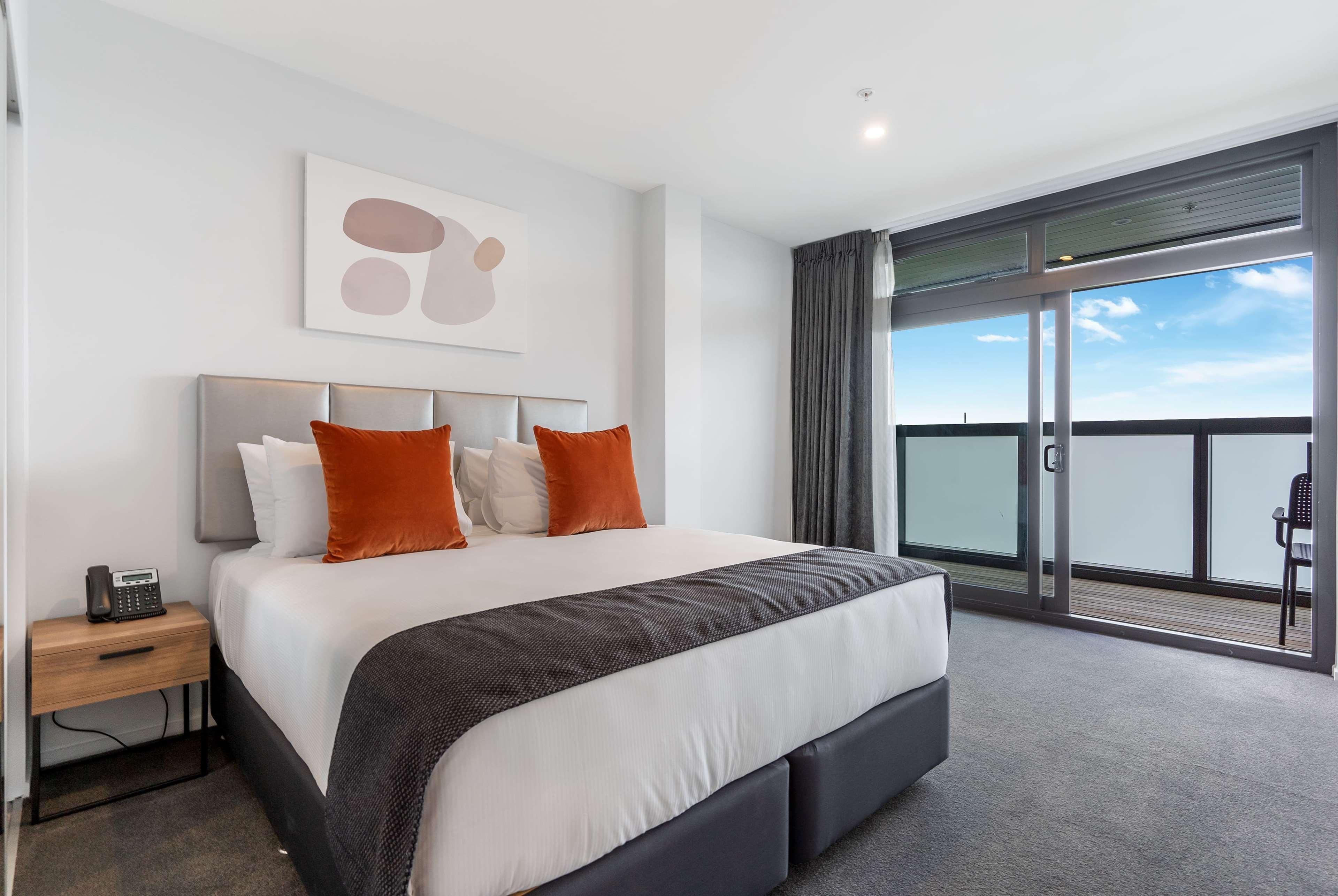 Ramada By Wyndham Newmarket Auckland Eksteriør billede