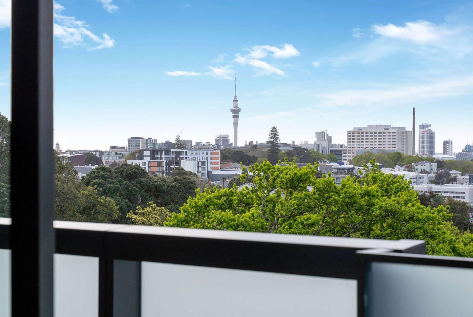 Ramada By Wyndham Newmarket Auckland Eksteriør billede
